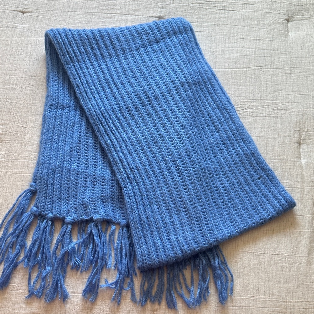 H&M Blue Knit Scarf NWOT
